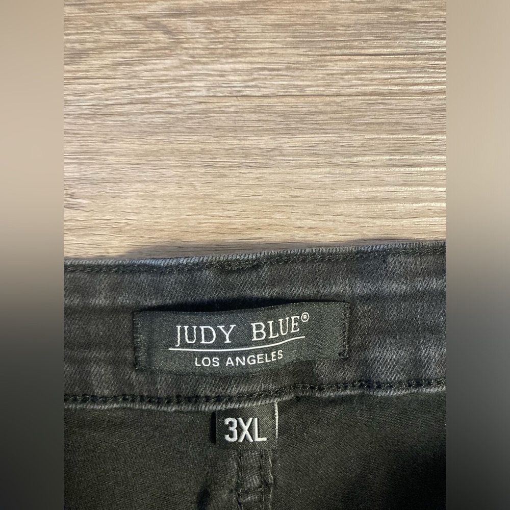 Judy Blue Shorts 3X Faded Black Fray Hem High Rise Cut-Off - Picture 2 of 12